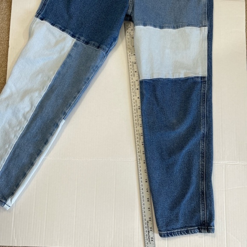 Hollister Ultra‎ High-Rise Mom Jeans Patchwork Two-Tone Denim Size 7 / W28 L27 - Picture 15 of 16